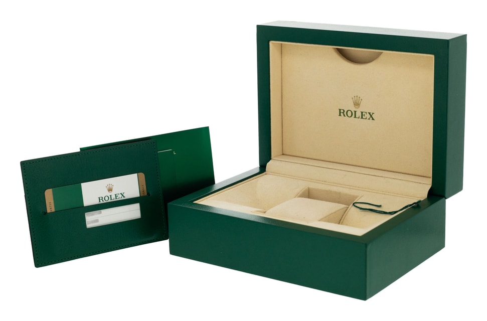 Rolex Oyster Perpetual 114300 Image 4